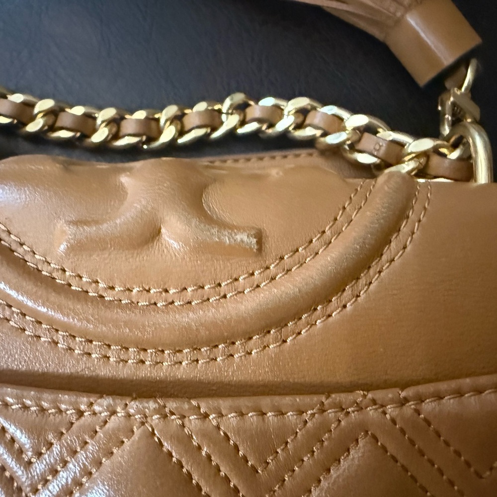 Tory Burch Small Fleming convertible Crossbody/Shoulder bag. Excellent condition - Picture 8 of 10